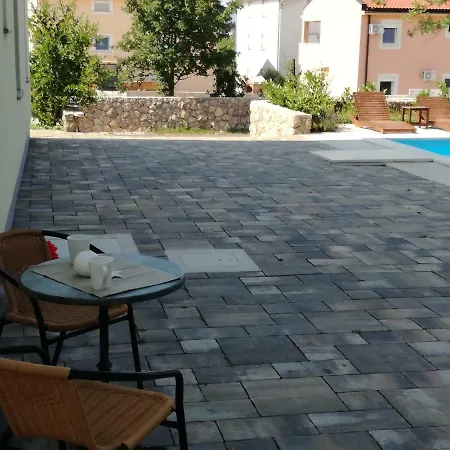 Bellator Guest house *