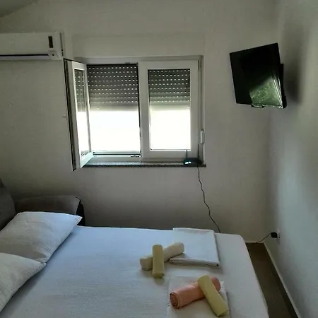 Bellator Guest house