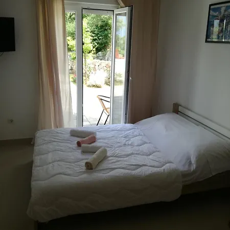 贝尔拉特尔别墅旅馆 招待所 Šilo